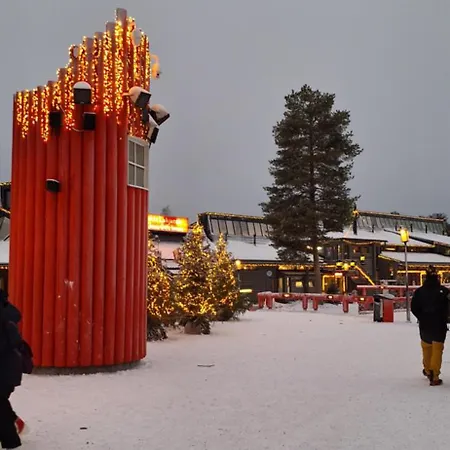 Vila Santa's Neighbor In