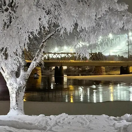 Vila Santa's Neighbor In *